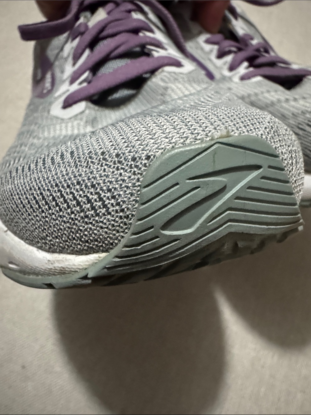 Wmns Sz 10 Brooks Launch 7 Medium Neutral Running Shoes-Gray/Purple/White-GUC - Picture 8 of 16
